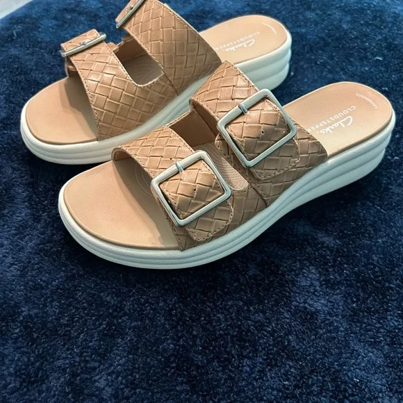 Clarks Tan Woven Slide Sandals - Picture 3 of 5